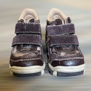 Baby Gap Bpy's Brown Camp Velcro Shoes